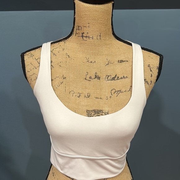 EUC All in Motion sports bra size medium women’s - Picture 2 of 7